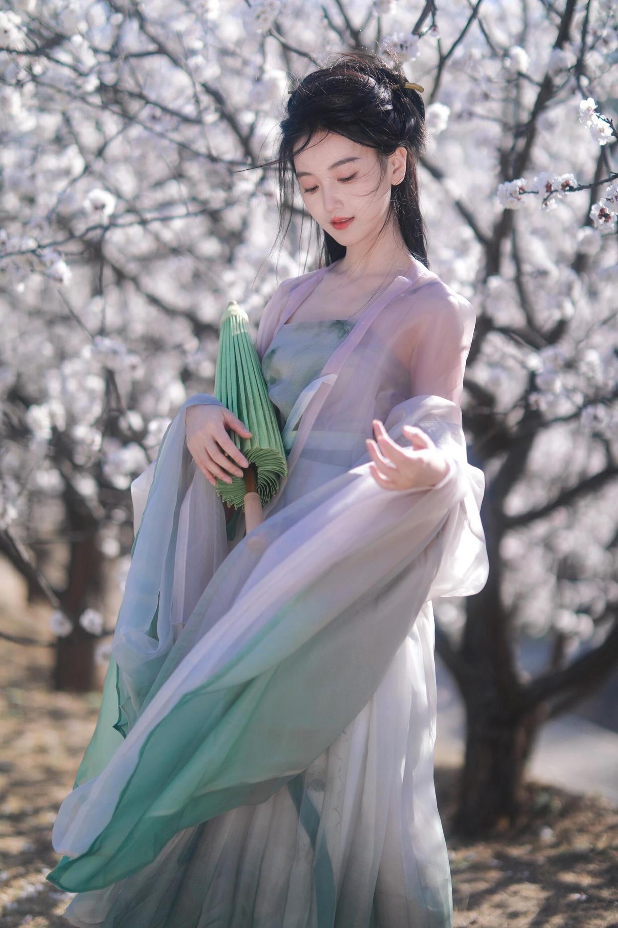 记录一下第一次拍古装照,好唯美.