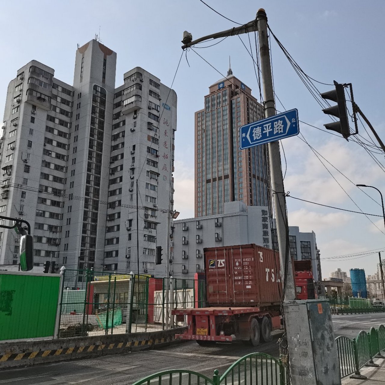 2月24日周三,阳光普照,上午浦东新区的德平路