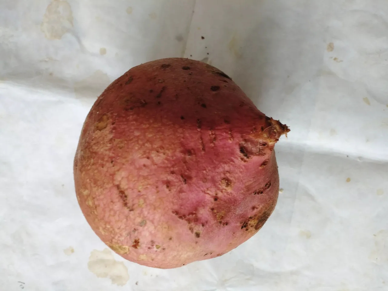 这是我从网上买来的,是吃的东西,秤了有一斤半重.