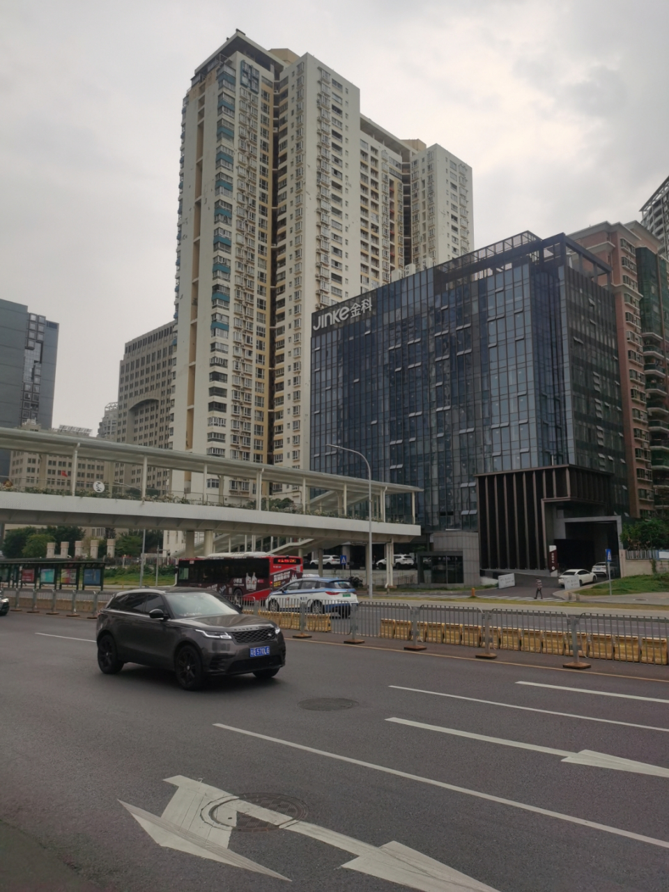 深圳市彩田路人行天桥