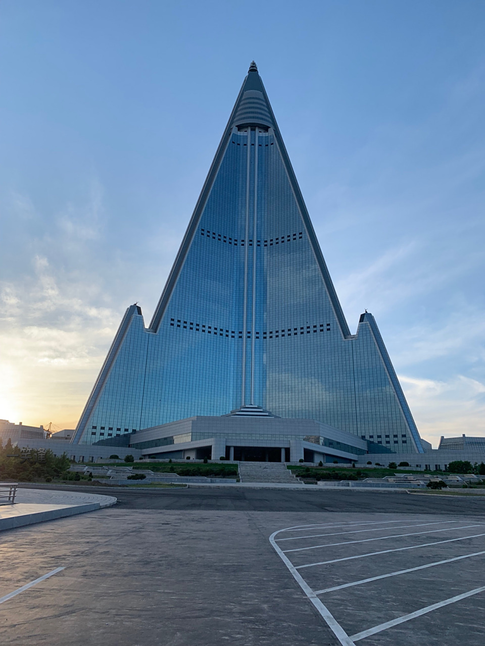 平壤.壮丽而宏伟的建筑～柳京饭店
