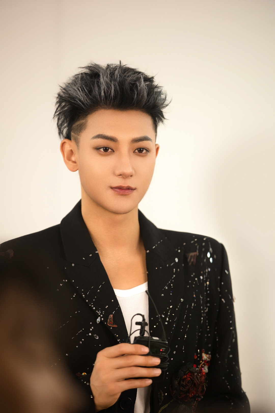 黄子韬黄子韬婚后首亮相徐艺洋的老板黄子韬的照片黄子韬丹凤眼