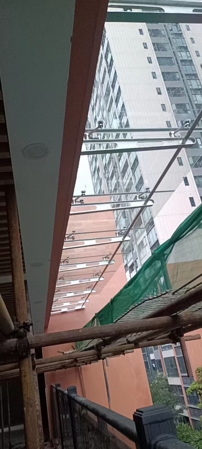不锈钢雨棚牛腿