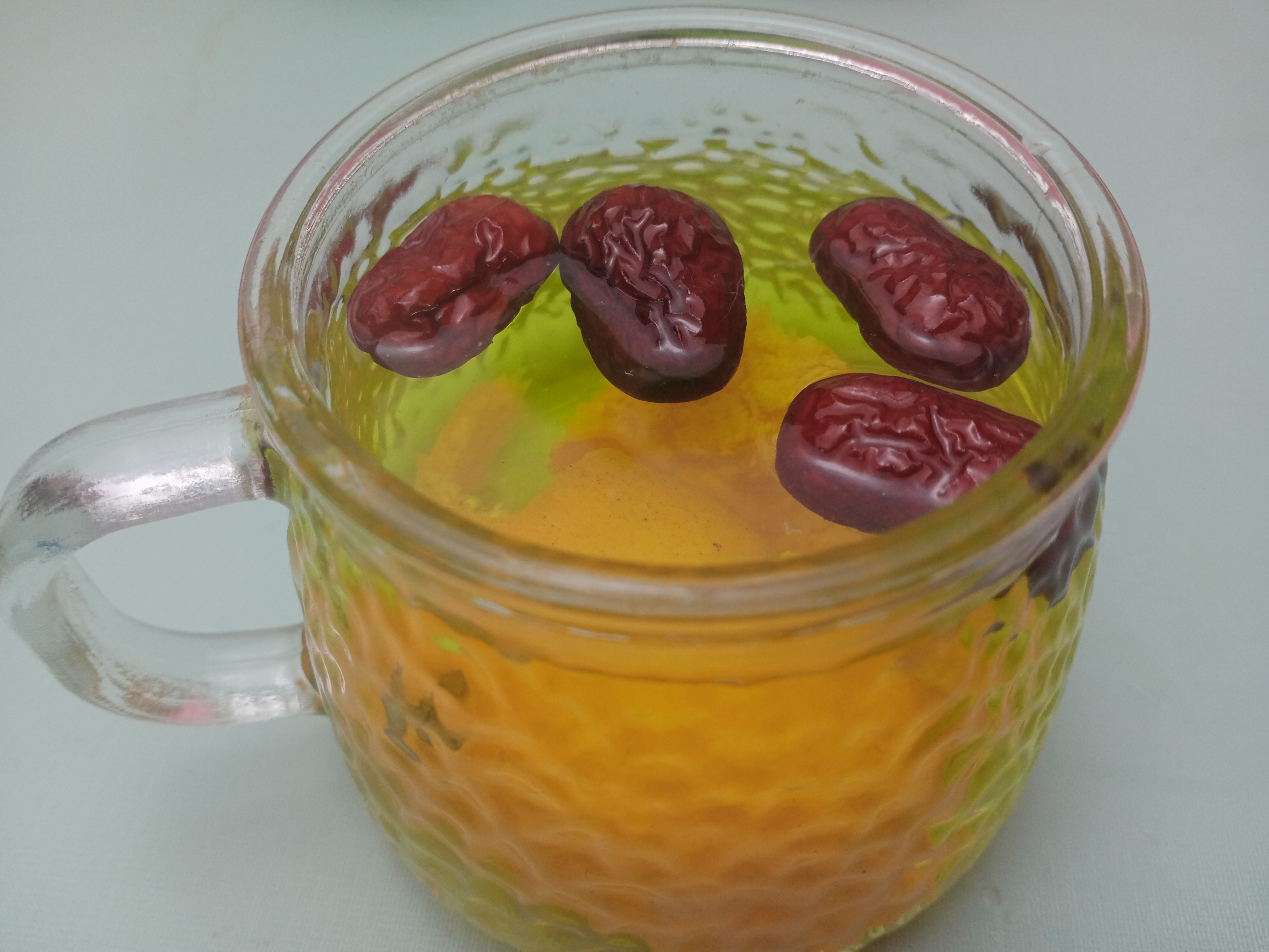 晚饭后蜂蜜水好不好(吃完晚饭后喝蜂蜜水)