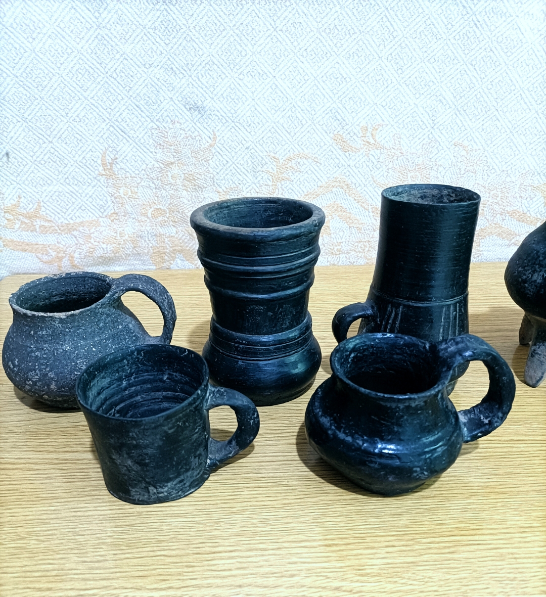 我收藏的部分龙山文化黑陶 龙山文化首先发现于山东省章丘县龙山镇