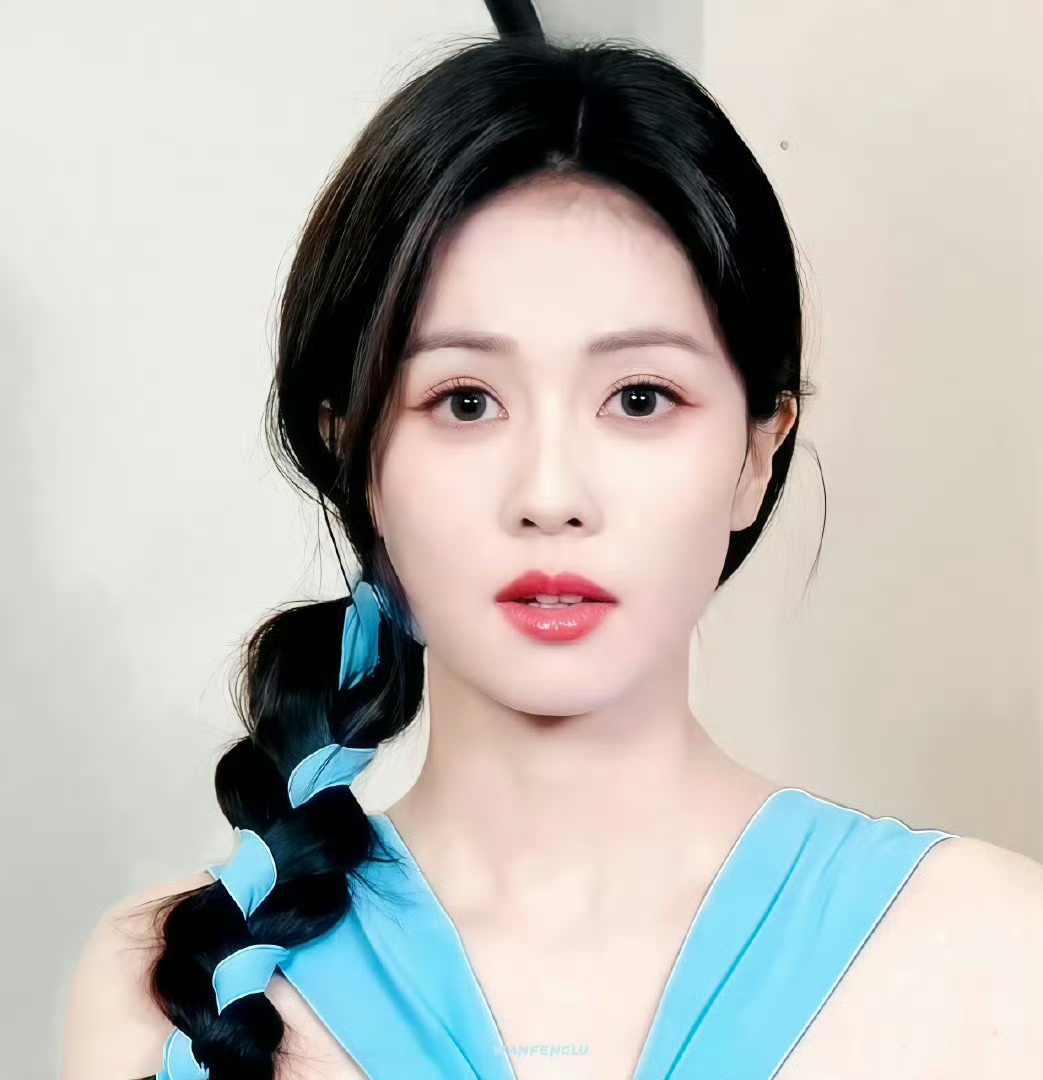 白鹿  发带麻花辫