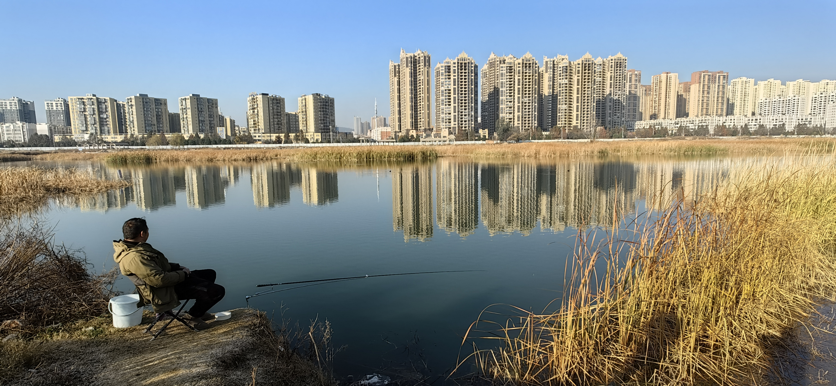 曲靖市曾经列入规划的麒麟湖公园成了半拉子工程,也不知是啥原因.