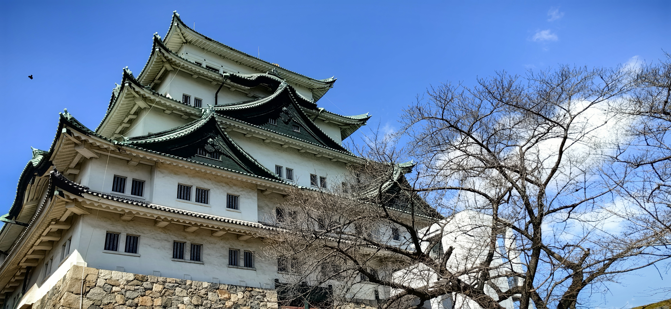 我的旅行日记# #记录旅行风光# 名古屋城是位于日本爱知县名古屋市的 