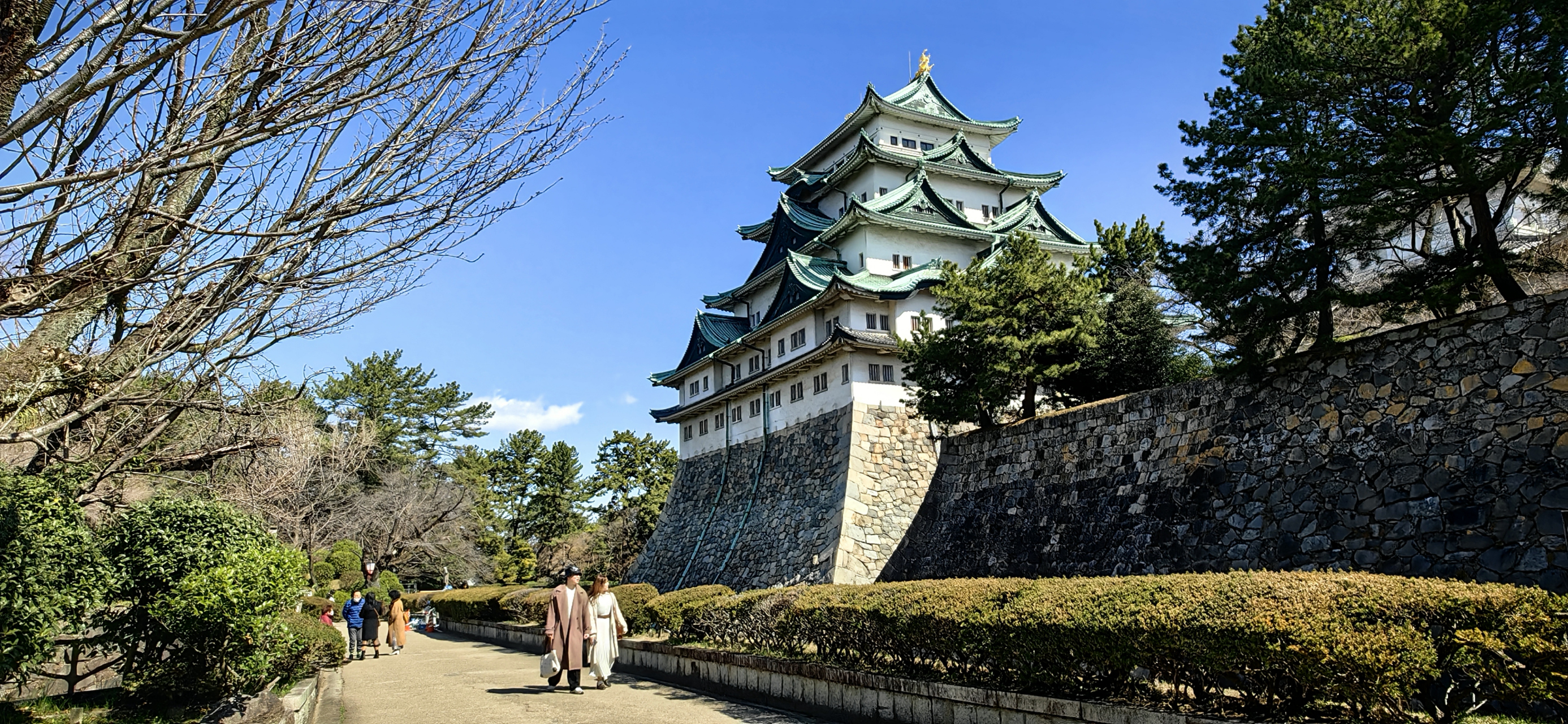 我的旅行日记# #记录旅行风光# 名古屋城是位于日本爱知县名古屋市的 