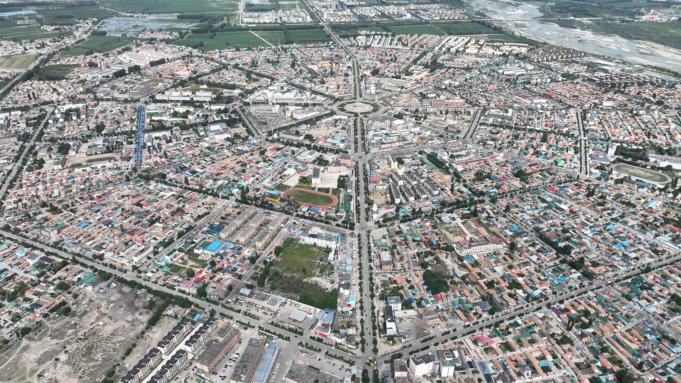 旅行摄影# 新疆伊犁州特克斯县八卦城呈放射状圆形,街道布局如神奇