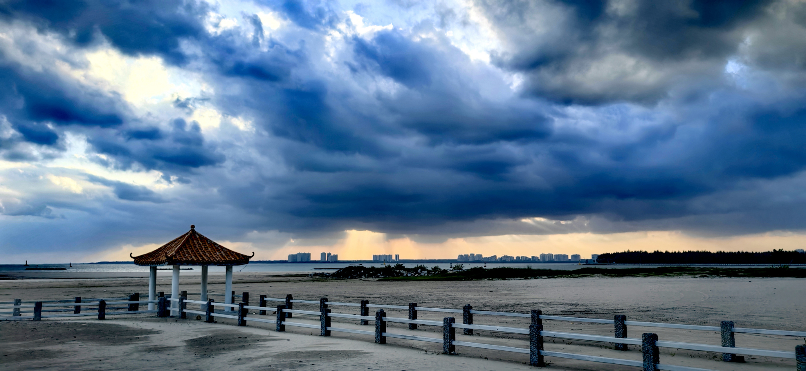 记录旅行中最美的风景# 起风了-文昌椰林湾的傍晚