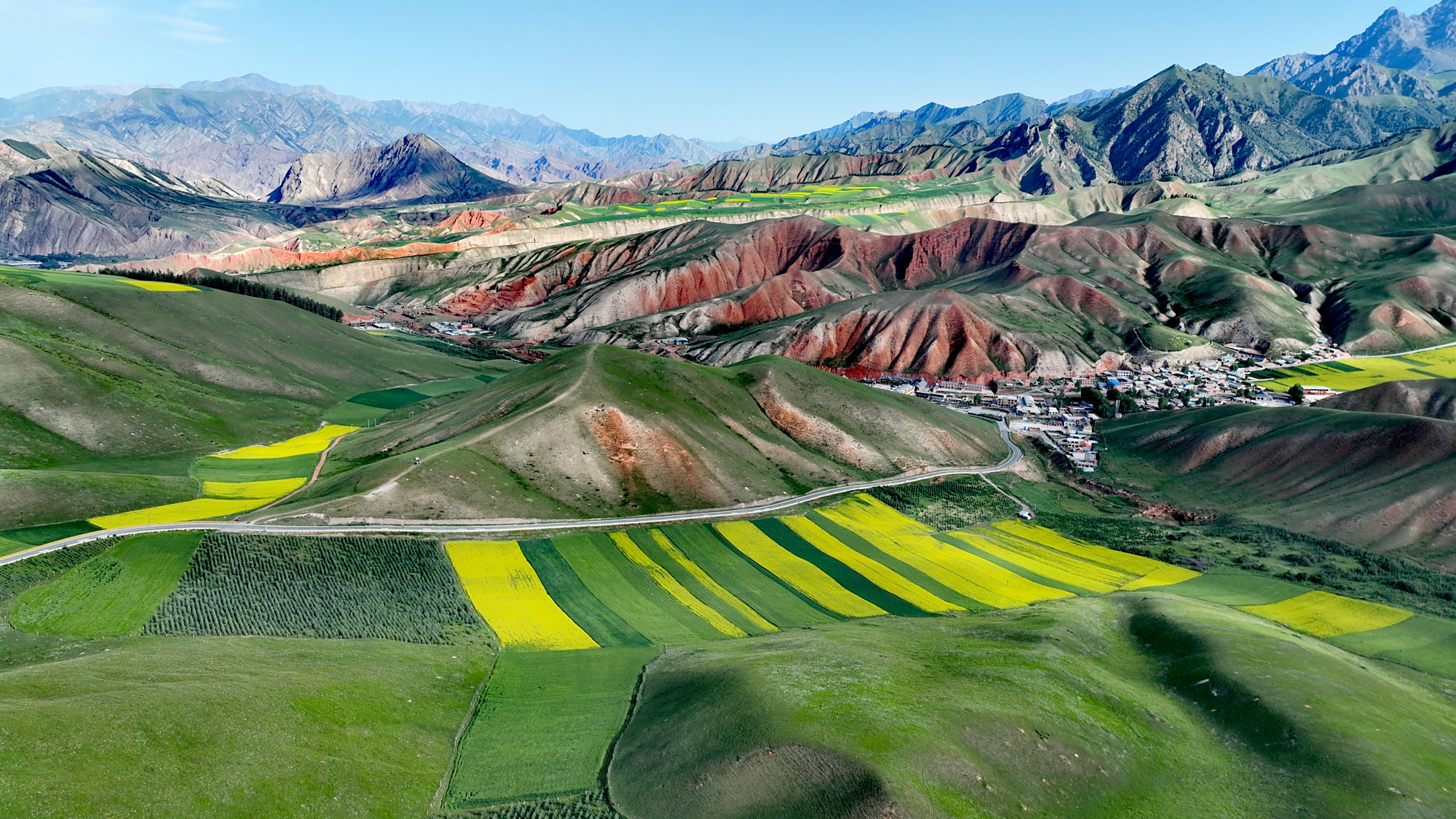 风景摄影# 青海省祁连县八宝镇卓尔山风景如仙境,景区最高海拔3100米