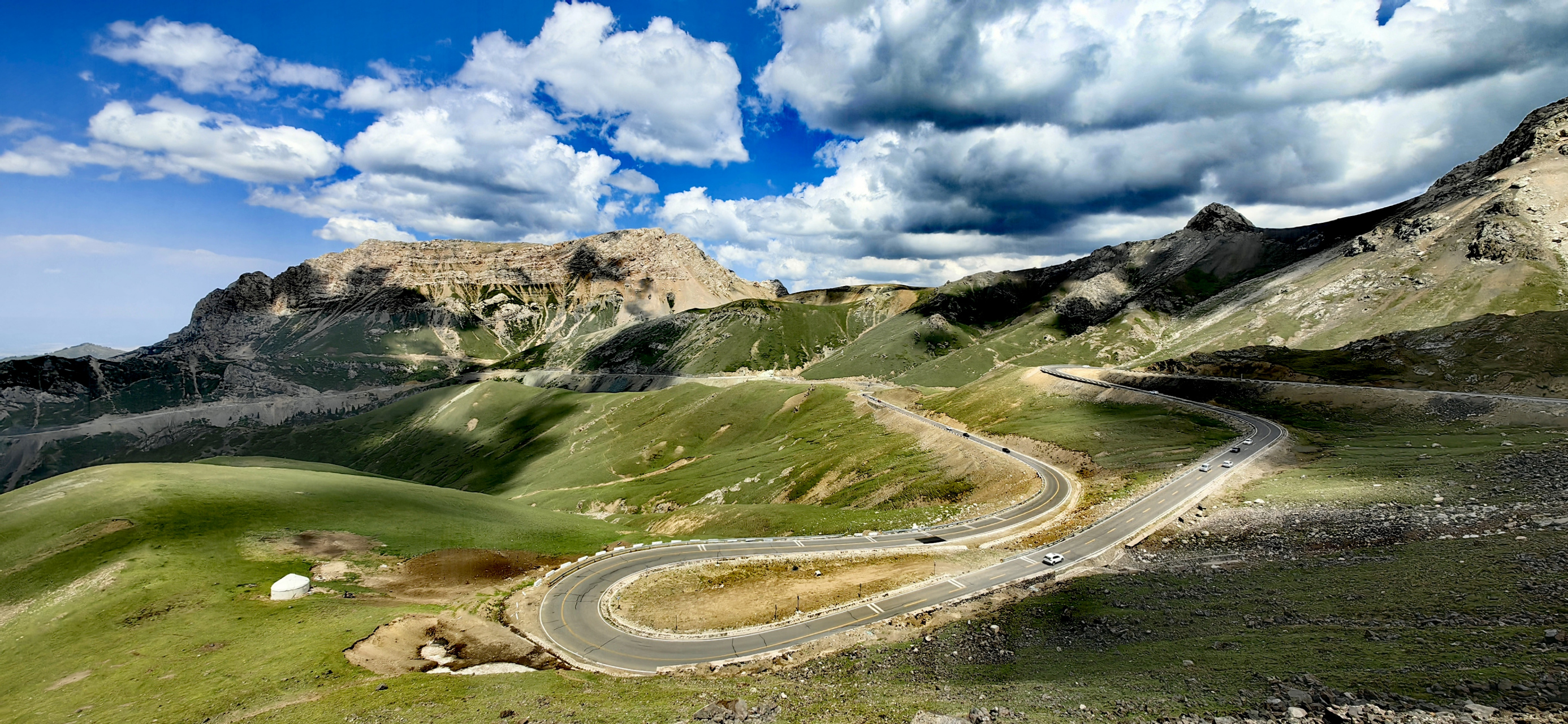 伊昭公路也是难得的百里画廊,不用进景区,能路拾许多美丽风景