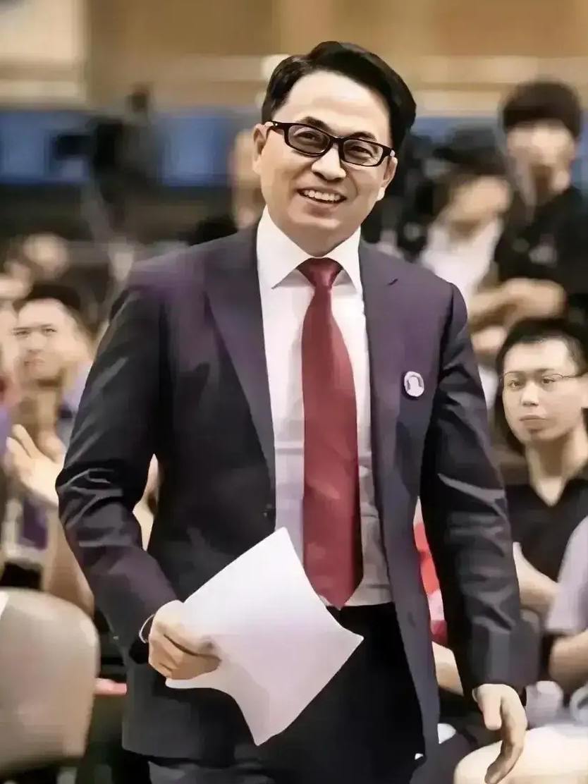 国内著名的投资公司高瓴资本实际控制人张磊,带着他在国内狂赚的600