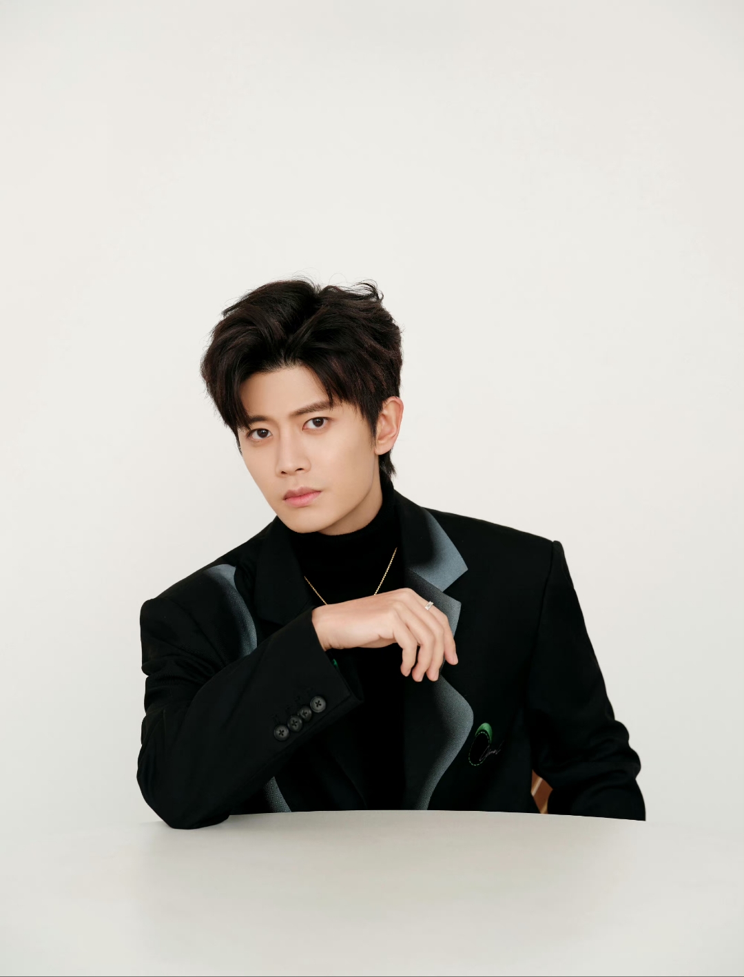 对了,匋 寳就有   3,王俊凯小时候在节目上读写给王源的信的视频被翻