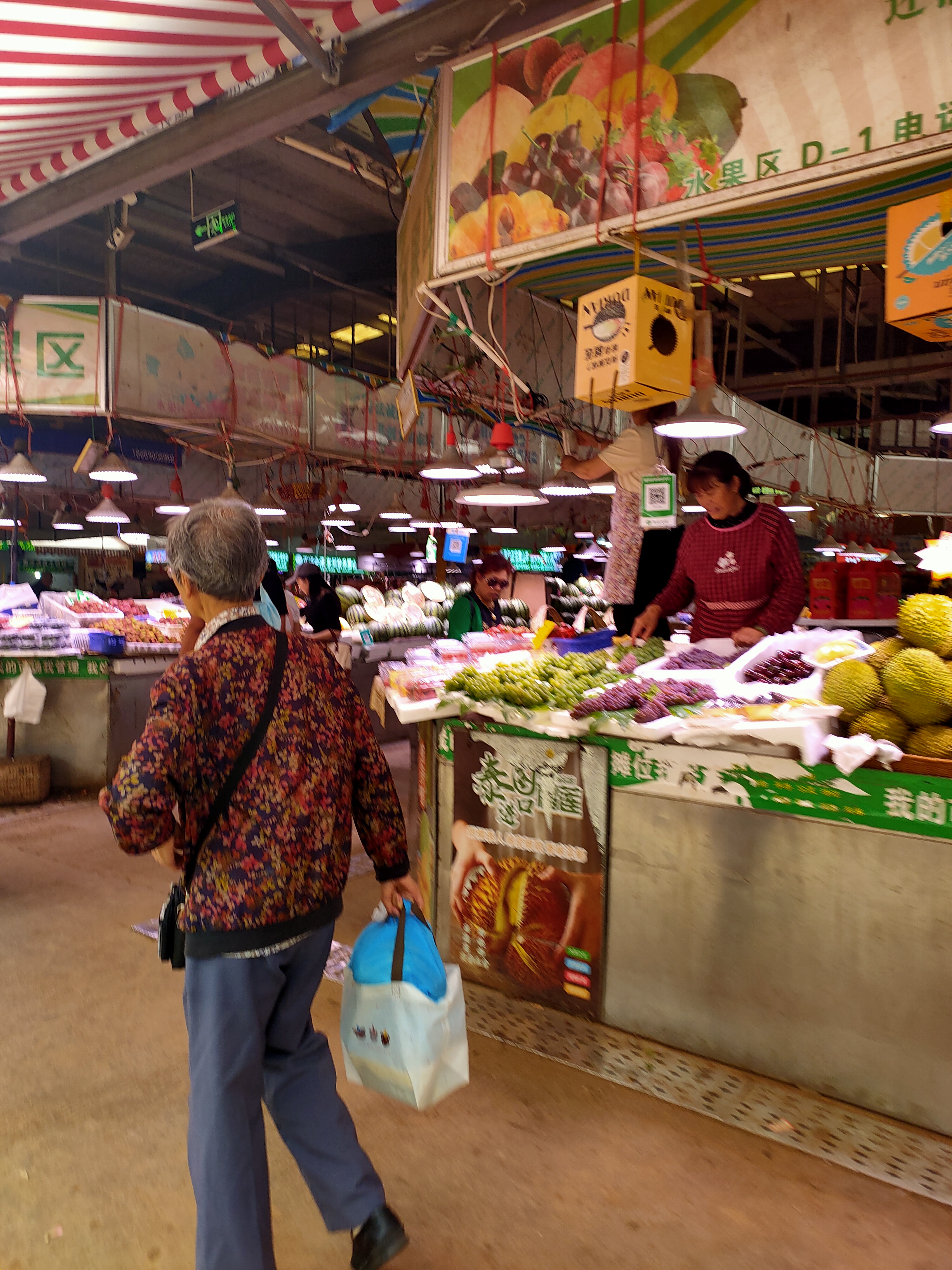 寒冬腊月的时候,不是种梅花树的季节吗?