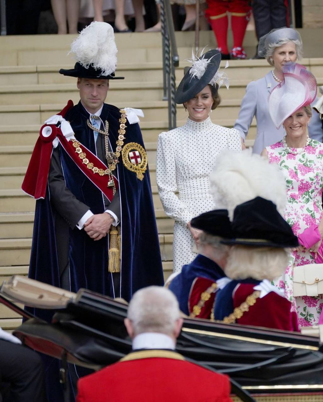 嘉德骑士团是英国历史最悠久,级别最高的骑士骑士团.