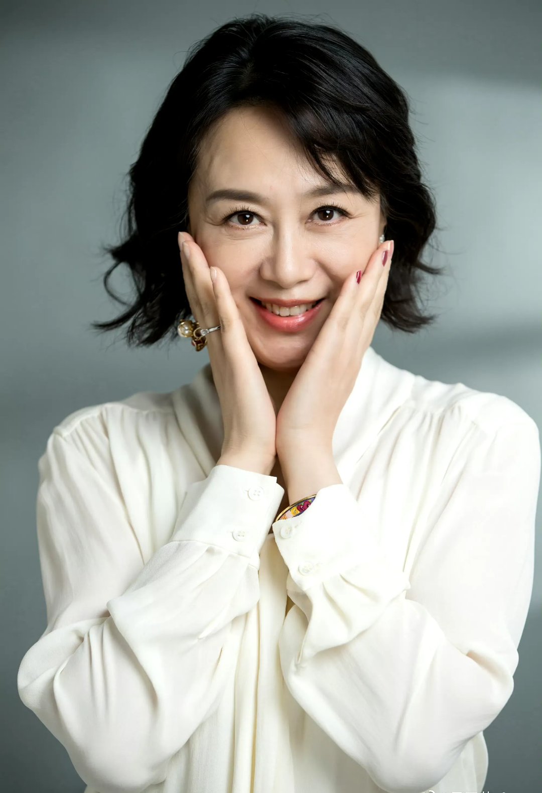她二十多岁就拿了最佳女演员奖,之后嫁给了世界冠军,两人婚后决定住在
