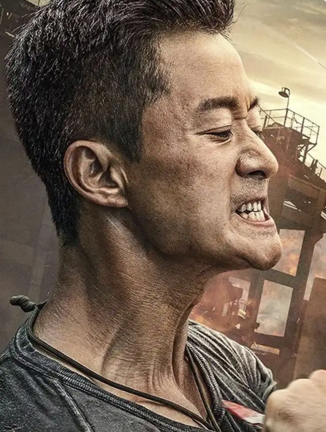 吴京就像是影界的"超级战斗机器",既能在《战狼》里拳拳到肉打得敌人