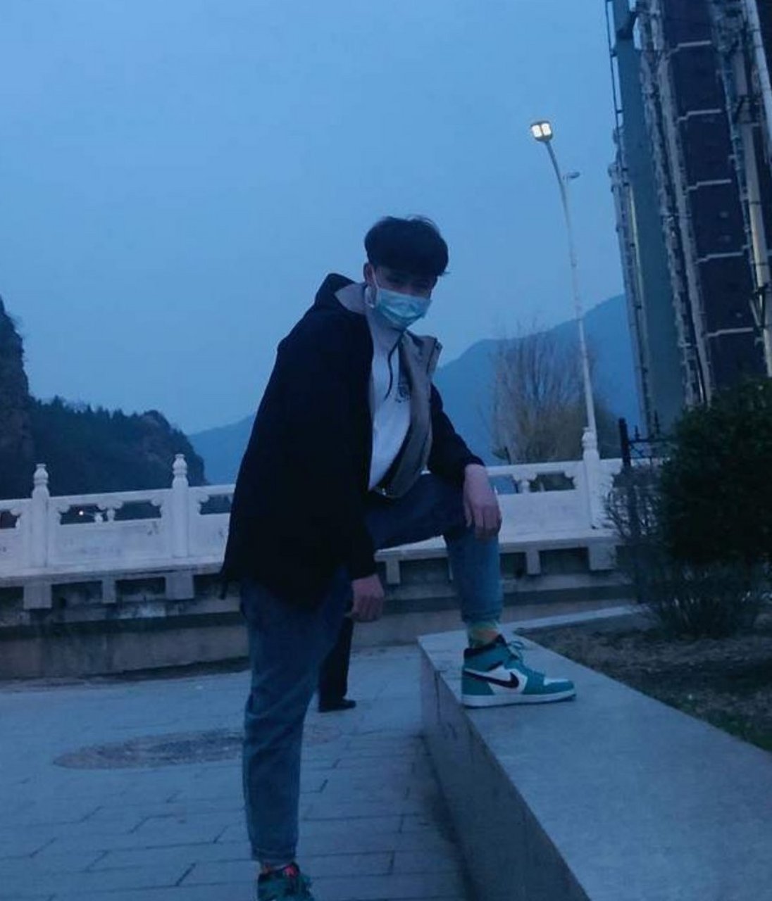 班几乎,nostrilysl拍 #爱用口红分享# 爱用口红:  推荐理由:orz去up没