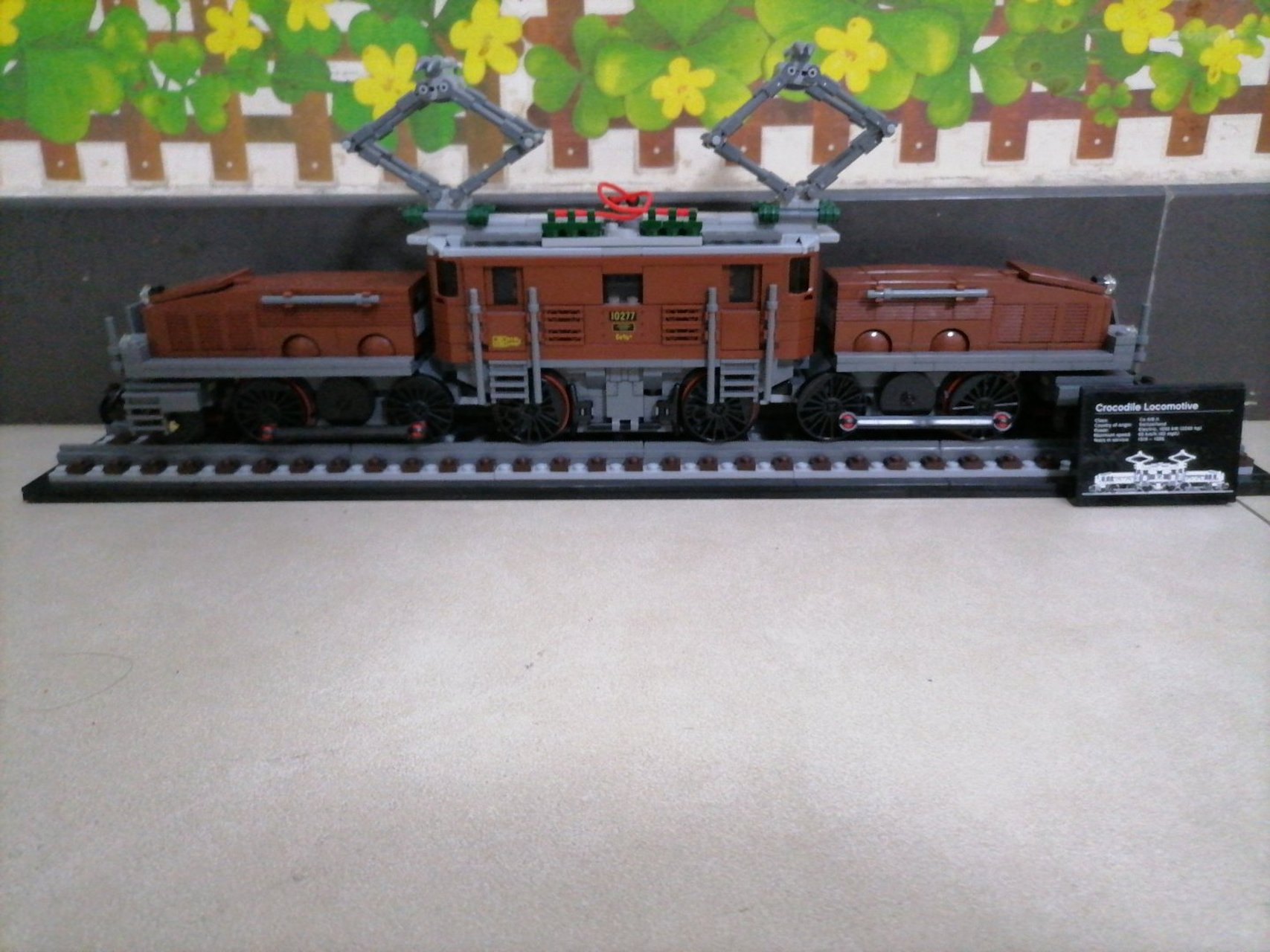新买的乐高鳄鱼火车头10277