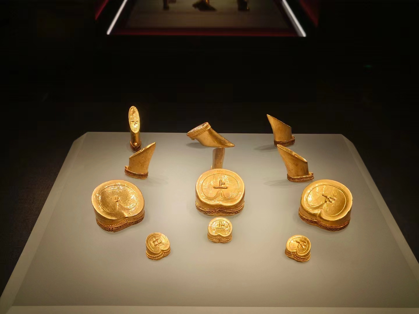 南京博物馆镇馆金饼摆件