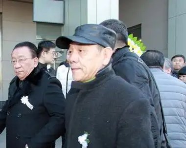 侯耀文离世17年,昔日小20岁娇妻已嫁给师侄戴志诚,现状究竟如何?