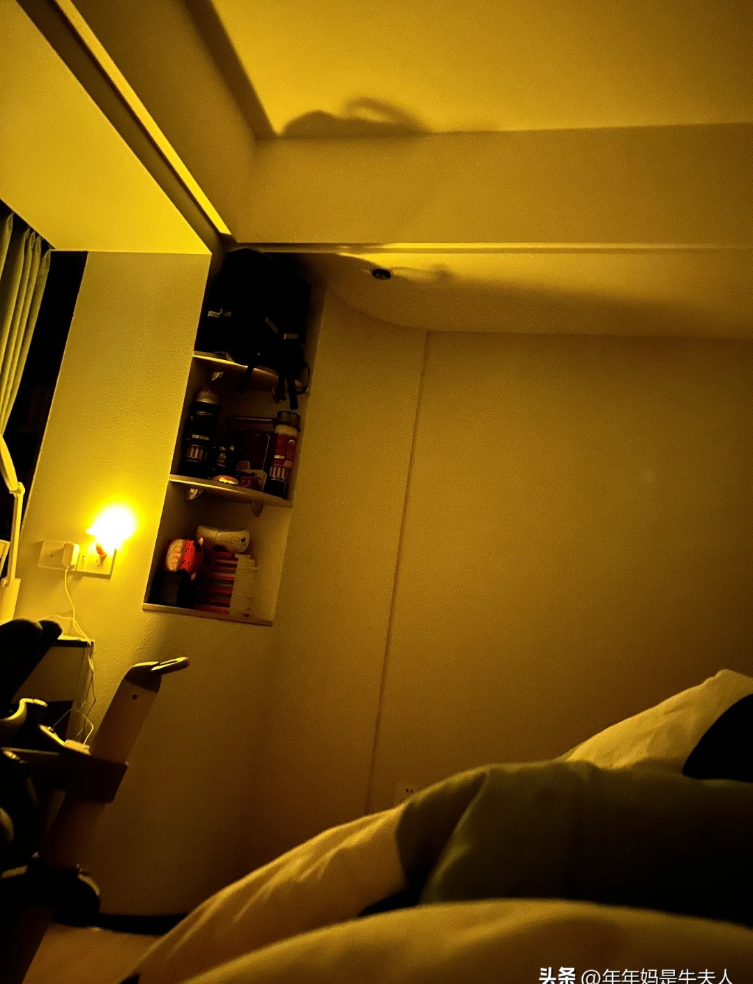 房间图片自己真实卧室的图片天黑黑夜一个人睡觉豪华住宅睡不着的真实