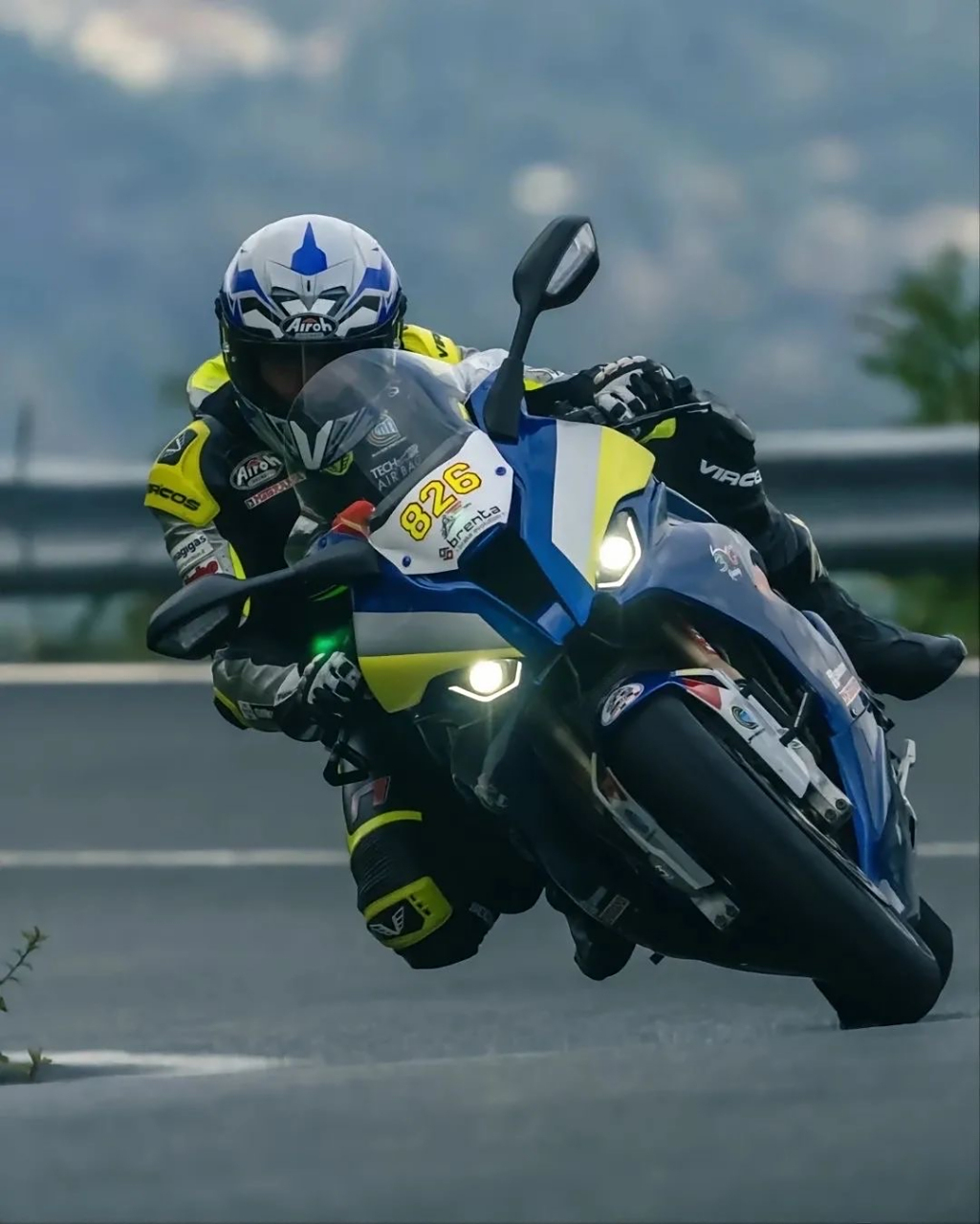 帅气十足的摩托车头像,你更喜欢哪一种?机车风男生真人头像.