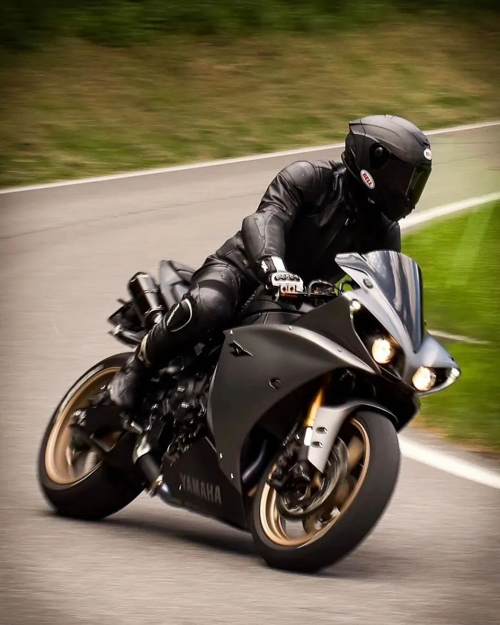 帅气十足的摩托车头像,你更喜欢哪一种?机车风男生真人头像.