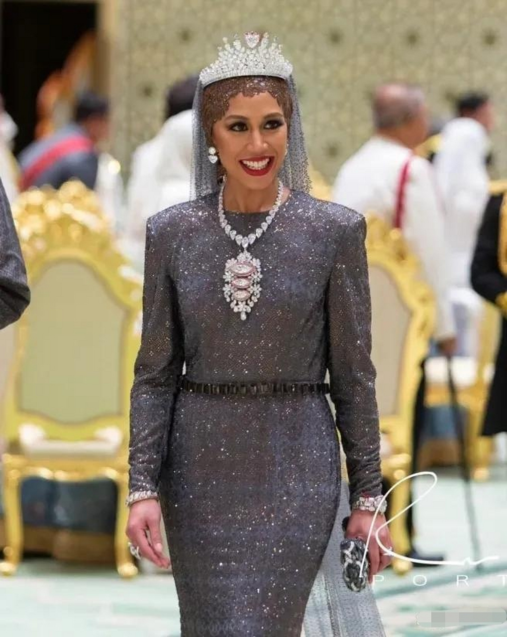 今年年初文莱国王的第五个女儿出嫁,新郎竟然是自己的亲堂兄.