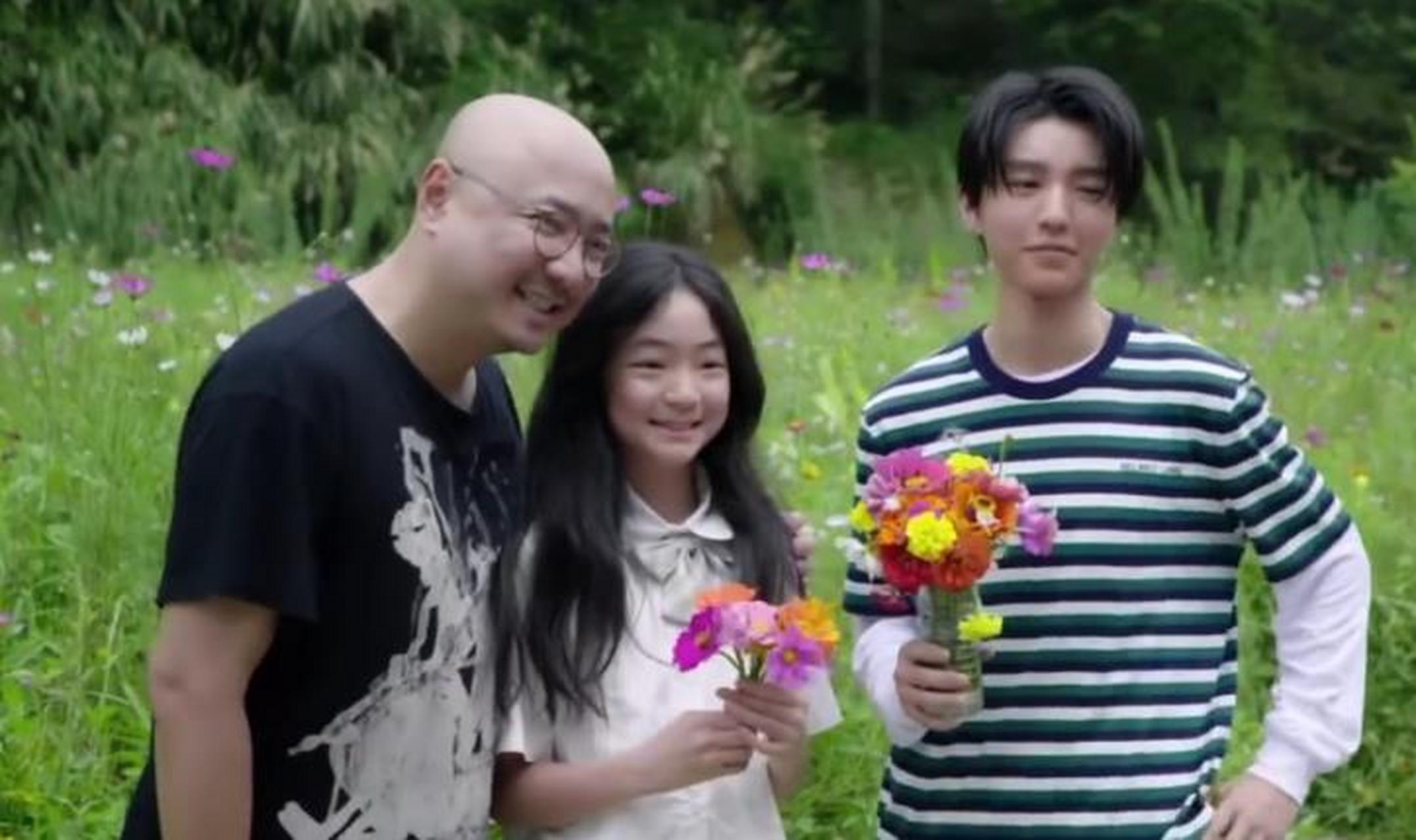 陶虹女儿徐小宝生日,陶虹问她:你不是喜欢王俊凯吗,要不咱把tfboys请