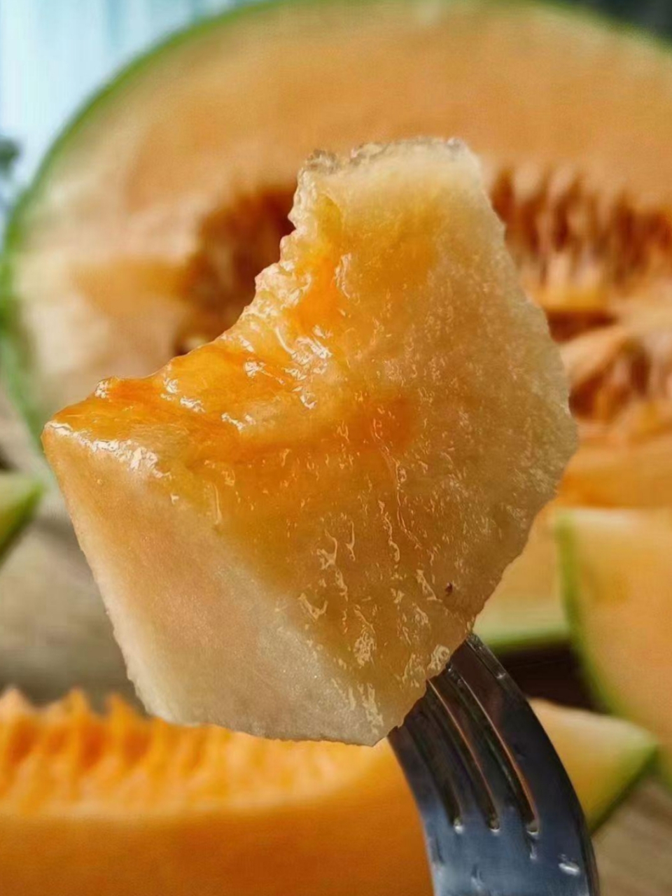 朋友们,我们家的新疆哈密瓜熟透啦!