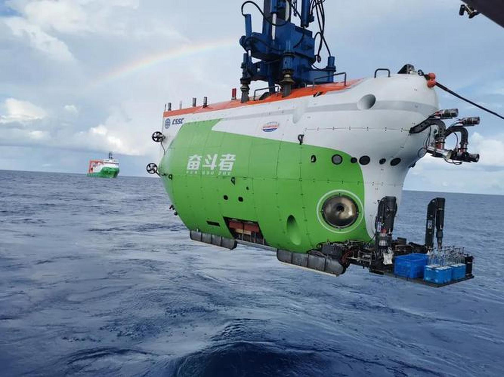 今年3月份 探索1号科考船76携带奋斗者号载誉而归 圆满完成国际第1