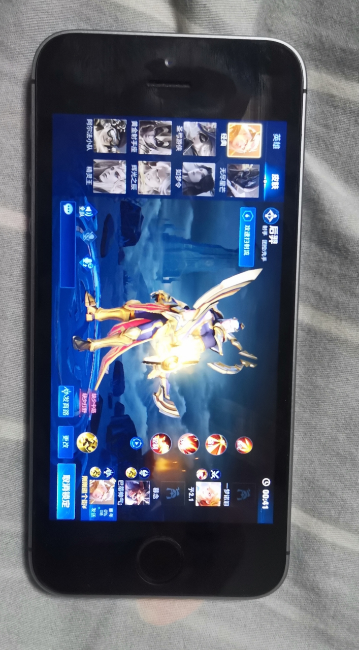 偶然翻出怀旧好物,7年前的iphone1代.