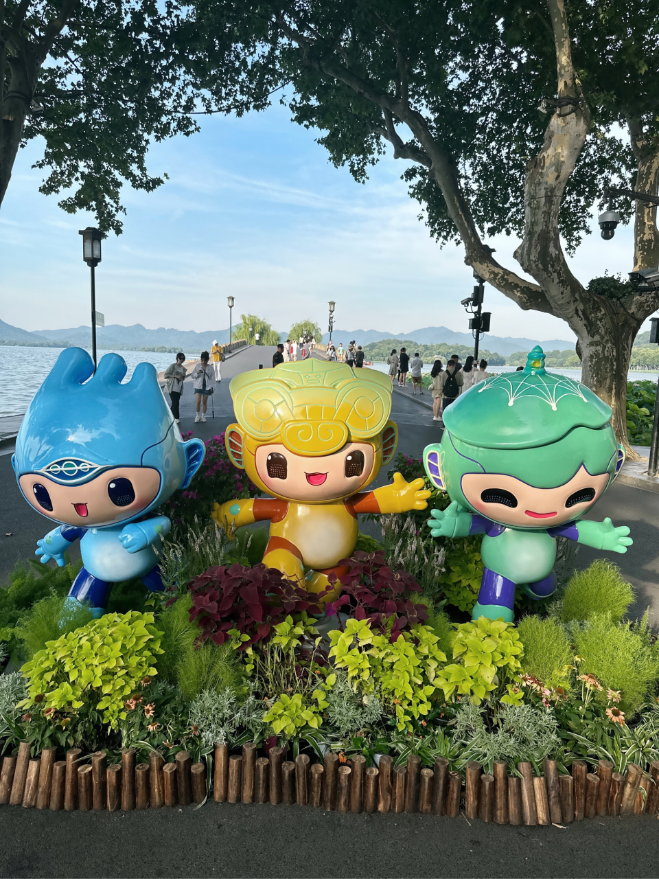 迎亚运盛会 做文明市民 心心相融@未来 我在西湖断桥等你来