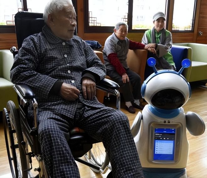 加速迭代人形机器人更能干(图1)