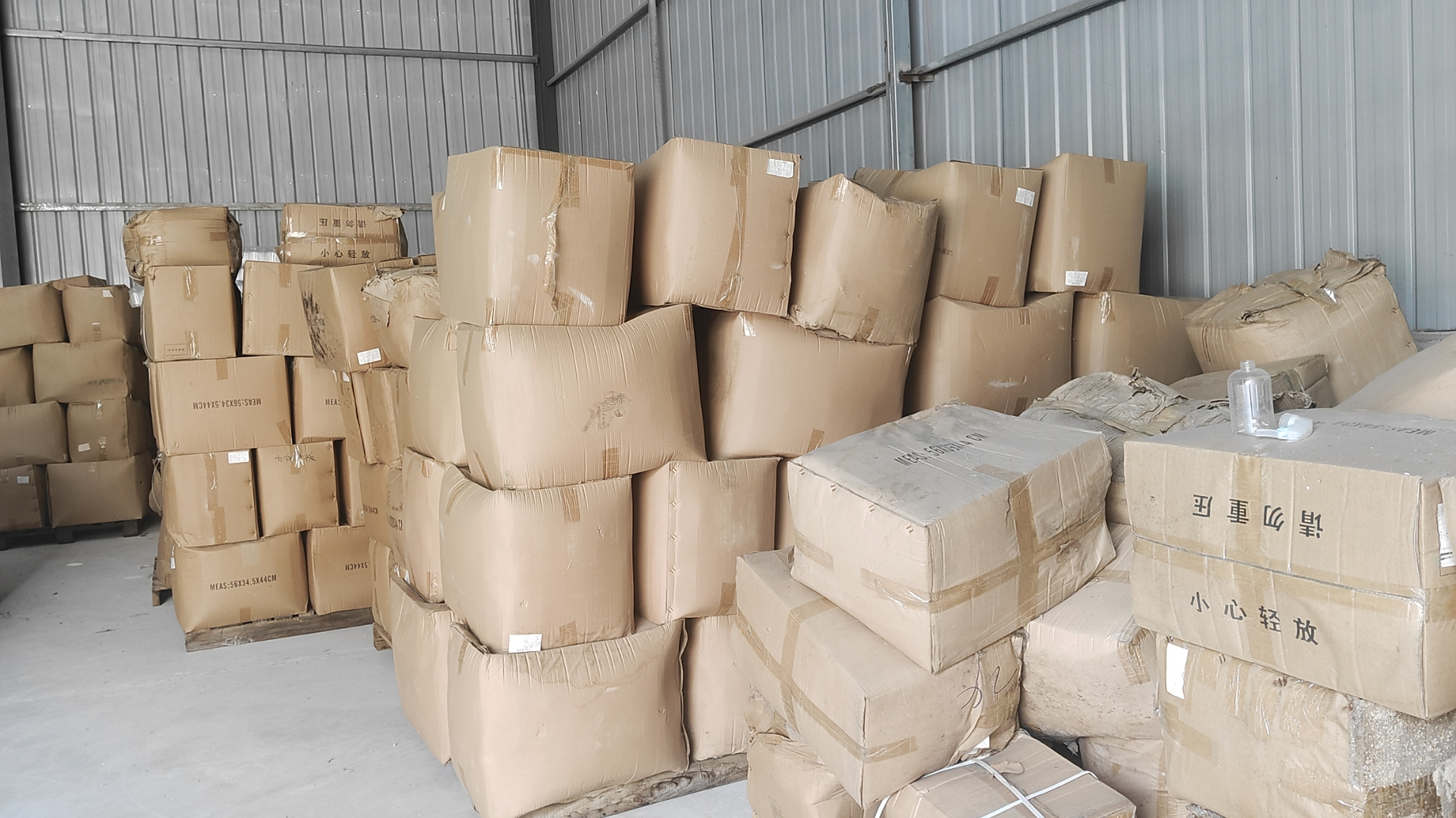 高价大量回收服装厂边角料,口罩厂无纺布边角料