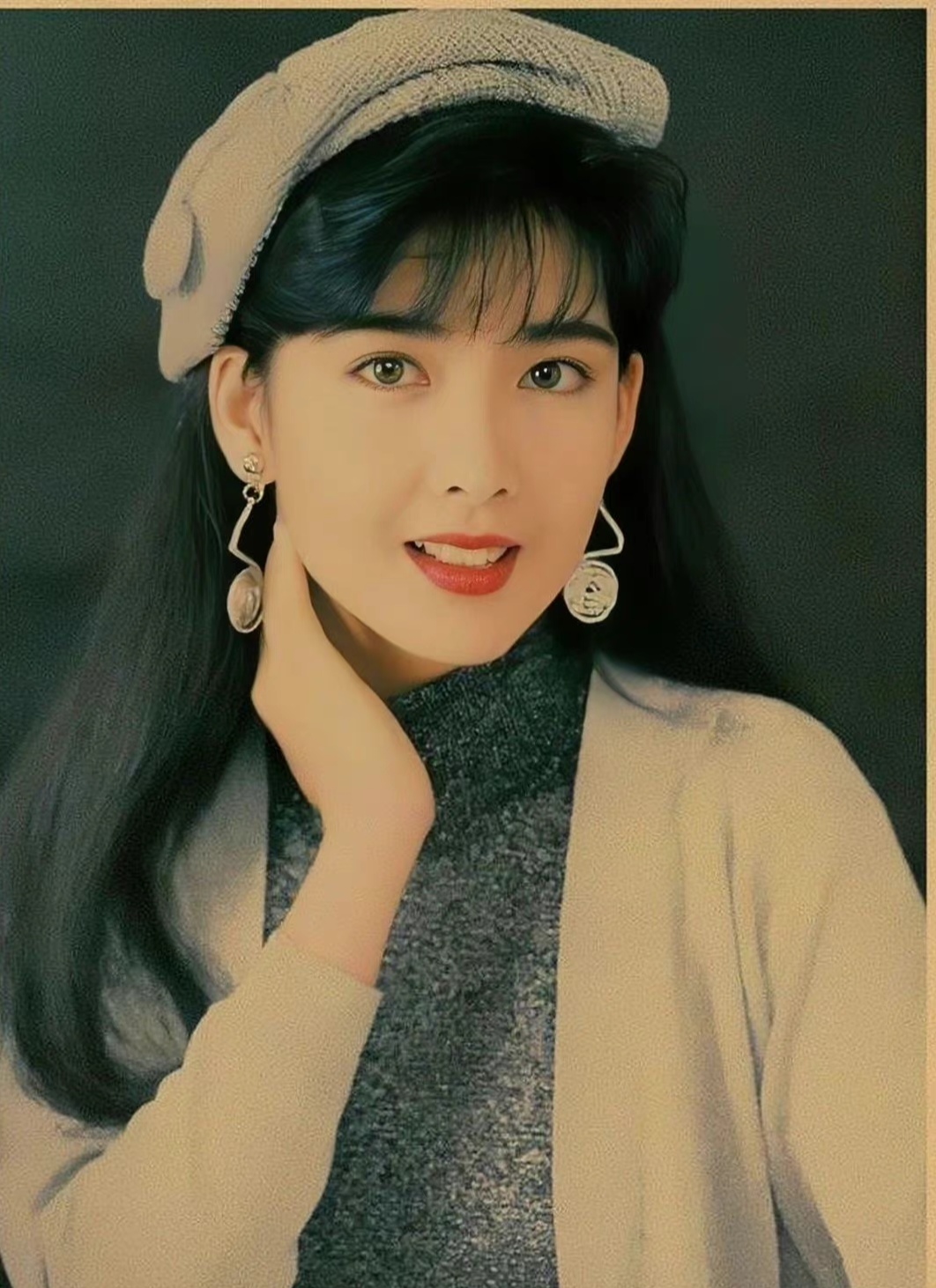 氛围感十足的港风大美人!