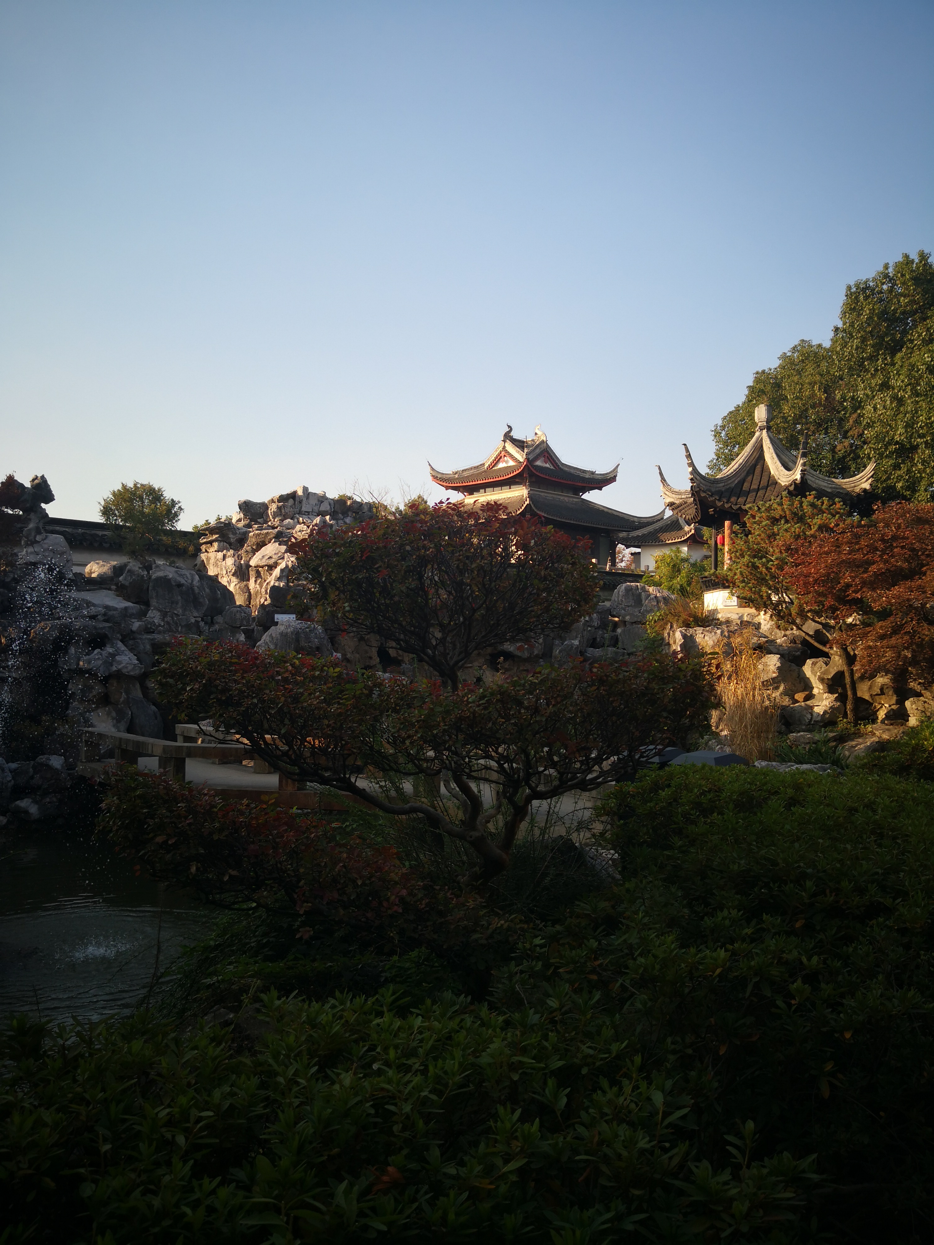 苏州,一座历史悠久,文化底蕴深厚的江南名城.