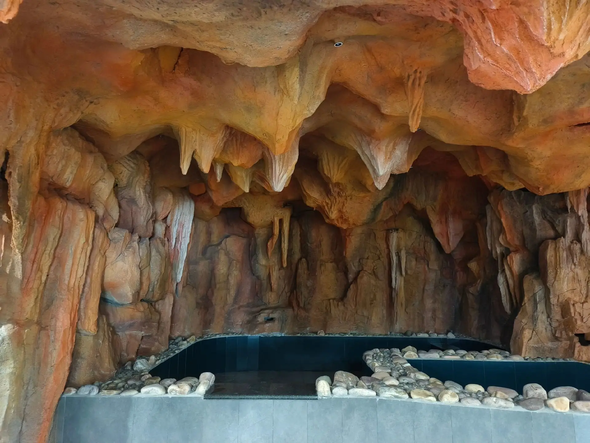 室内温泉溶洞塑石假山制作施工 #水泥塑石假山# #水泥塑山假山