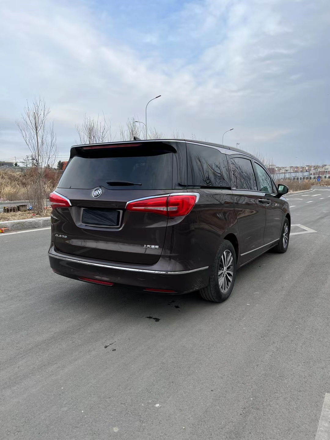 新到17年别克gl8 es 28t 旗舰型 新车39