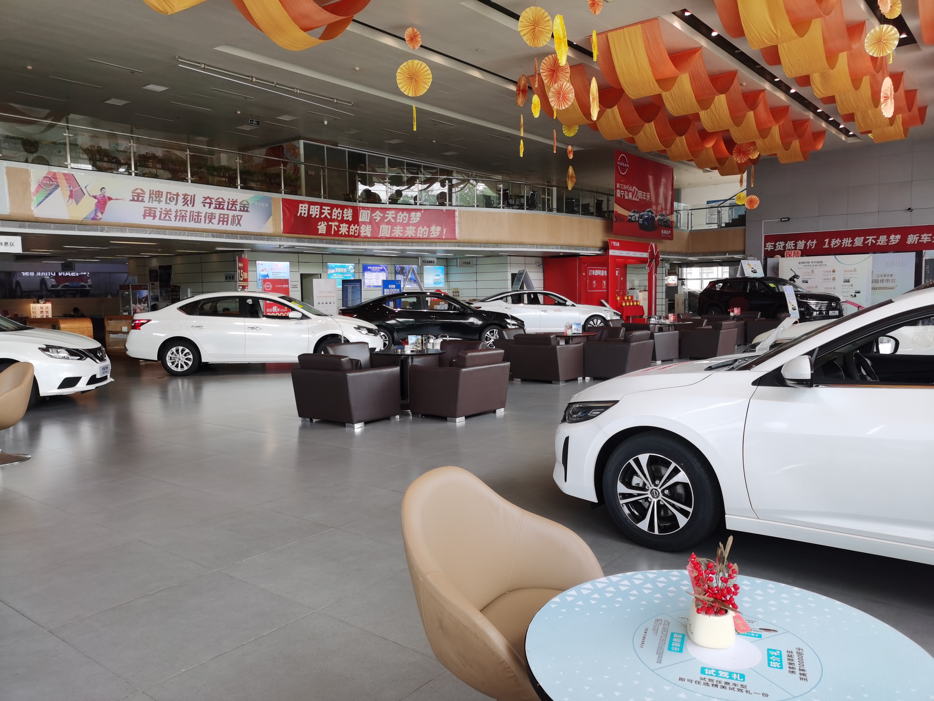 4s店怎么啦,好像很冷清哦,十年前我提车的时候,那可是人头攒动熙熙