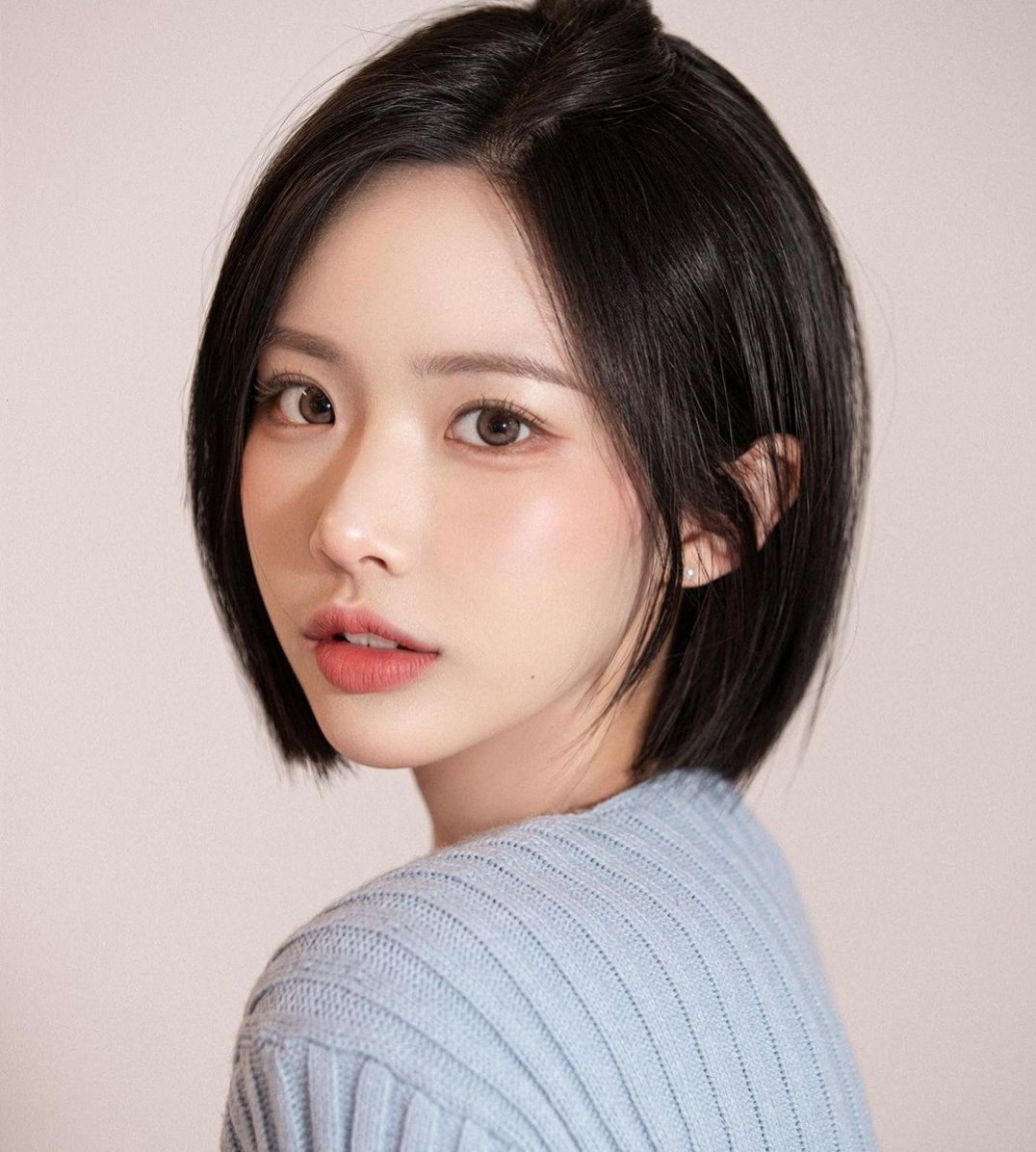 超短发适合鹅蛋小脸小圆脸,因为短发的长度关系,长脸或者方脸的女生不