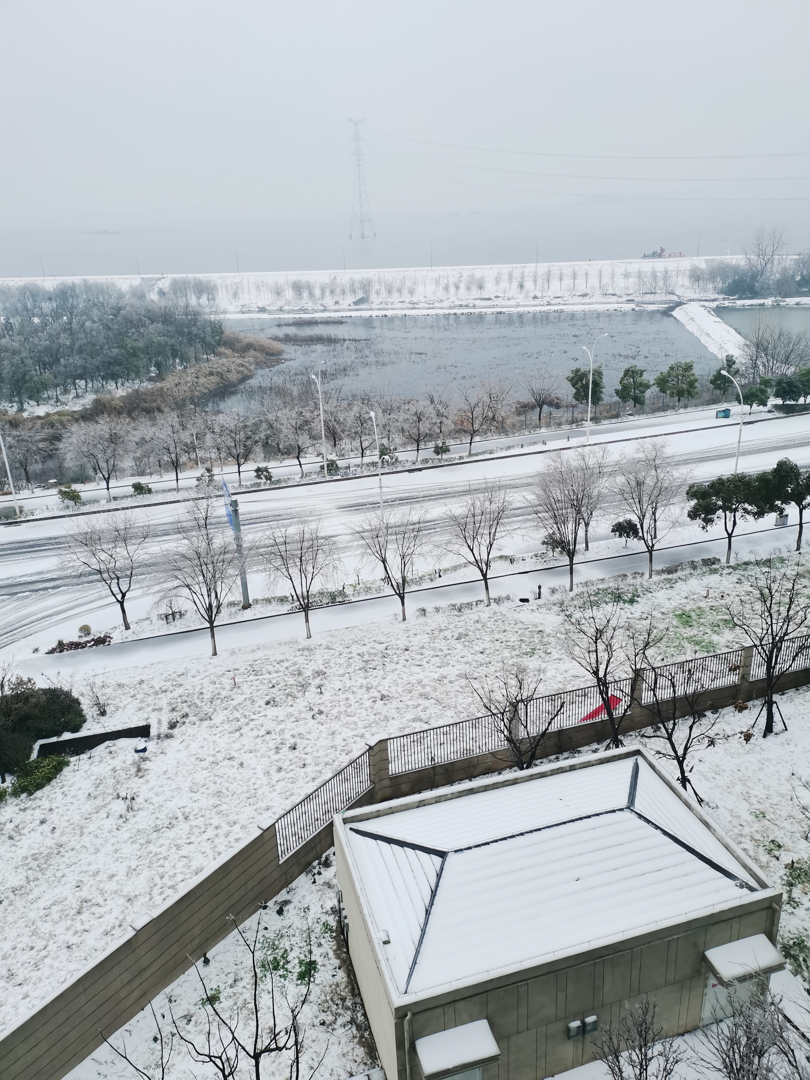 窗外雪景 实拍图片