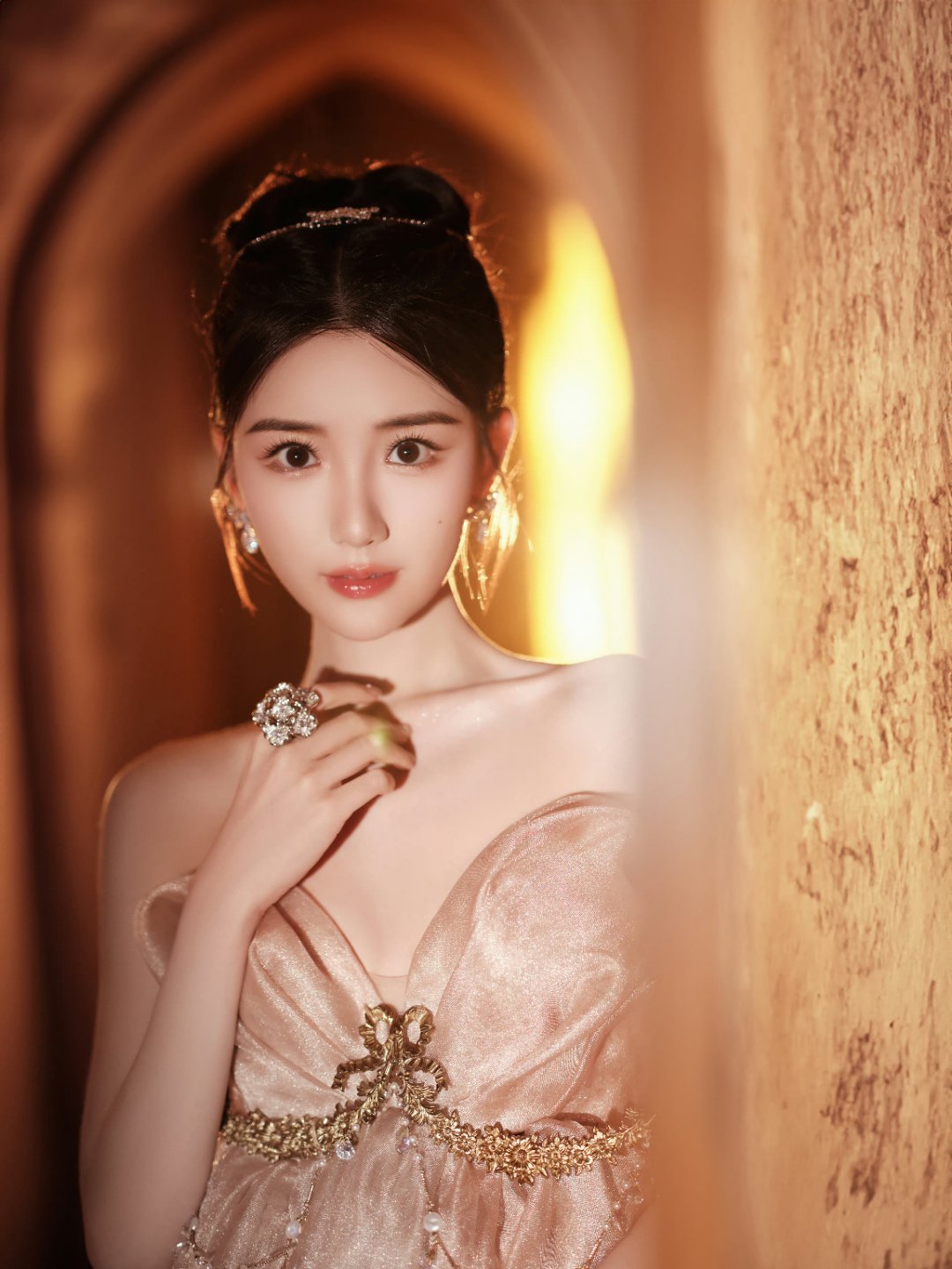 毛晓彤,北京妞,中戏毕业,演技派.