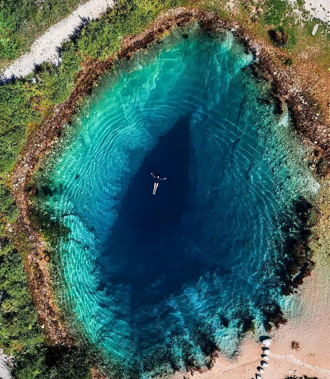 大自然# 克罗地亚 "地球之眼"也被成为塞蒂娜河泉.