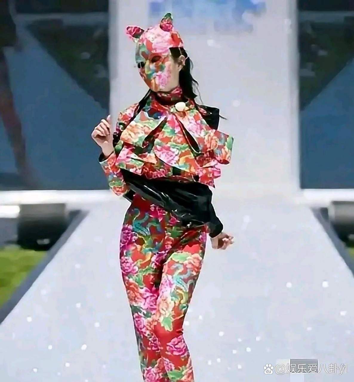 奔跑吧兄弟 宋轶造型 是不是很有创意[二哈]