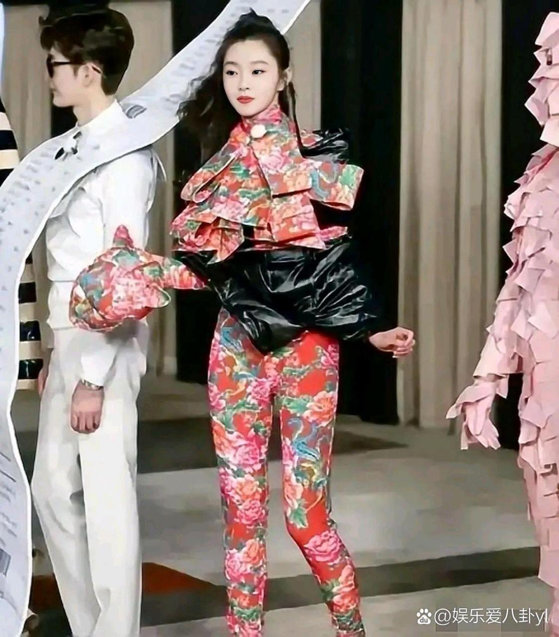 奔跑吧兄弟 宋轶造型 是不是很有创意[二哈]