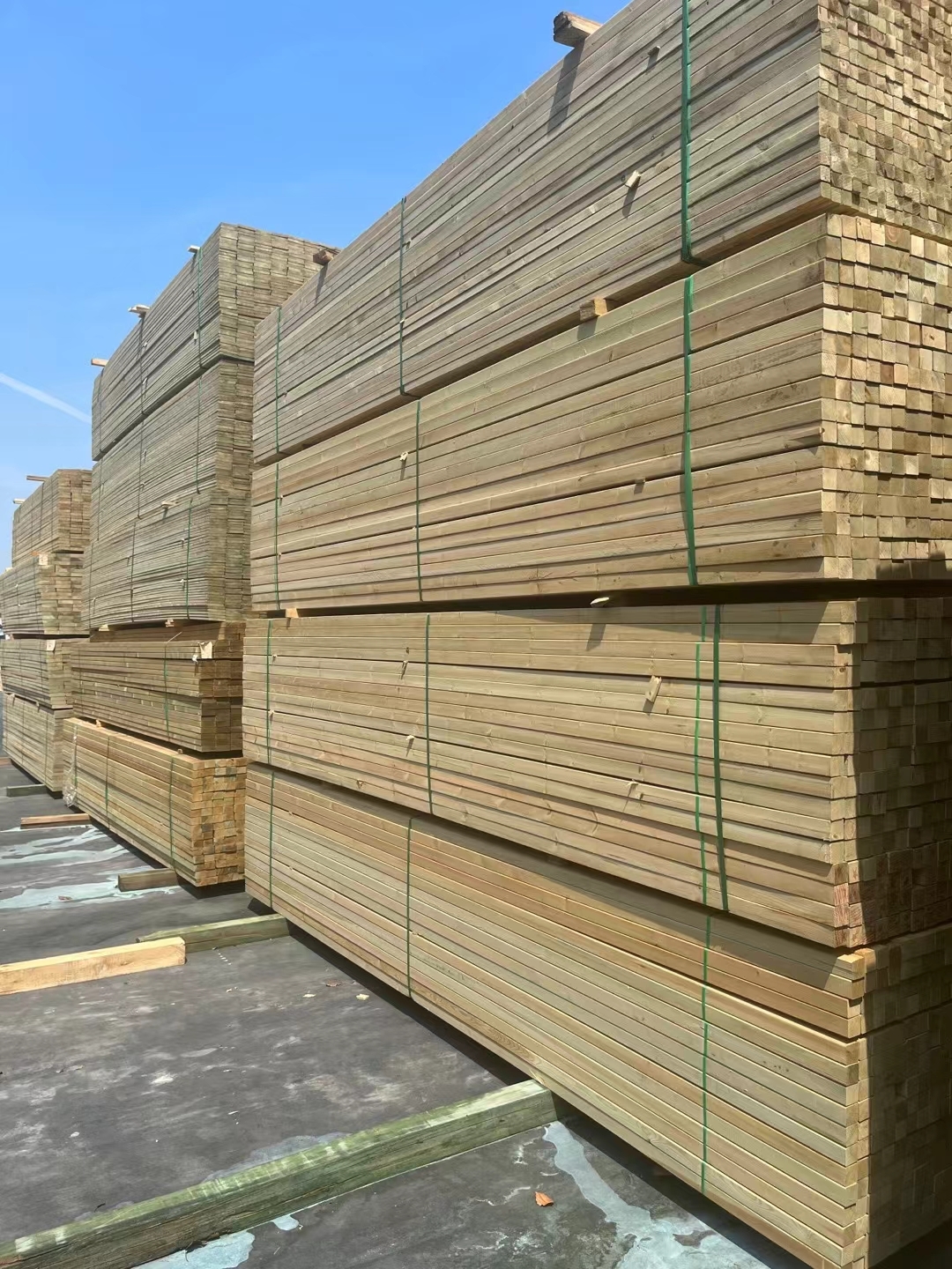 俄罗斯樟子松防腐木源头厂家,一根也是批发价